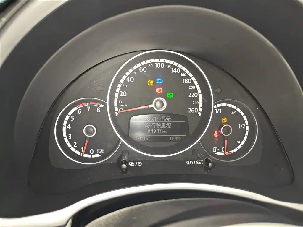 Volkswagen Beetle 2013 1.4TSI Fashion Edition фото 8
