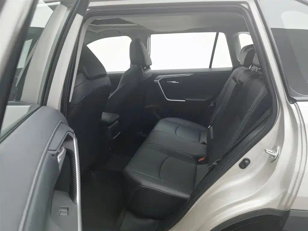 Toyota Wildlander 2023 2.0L CVT FWD Urban фото 15