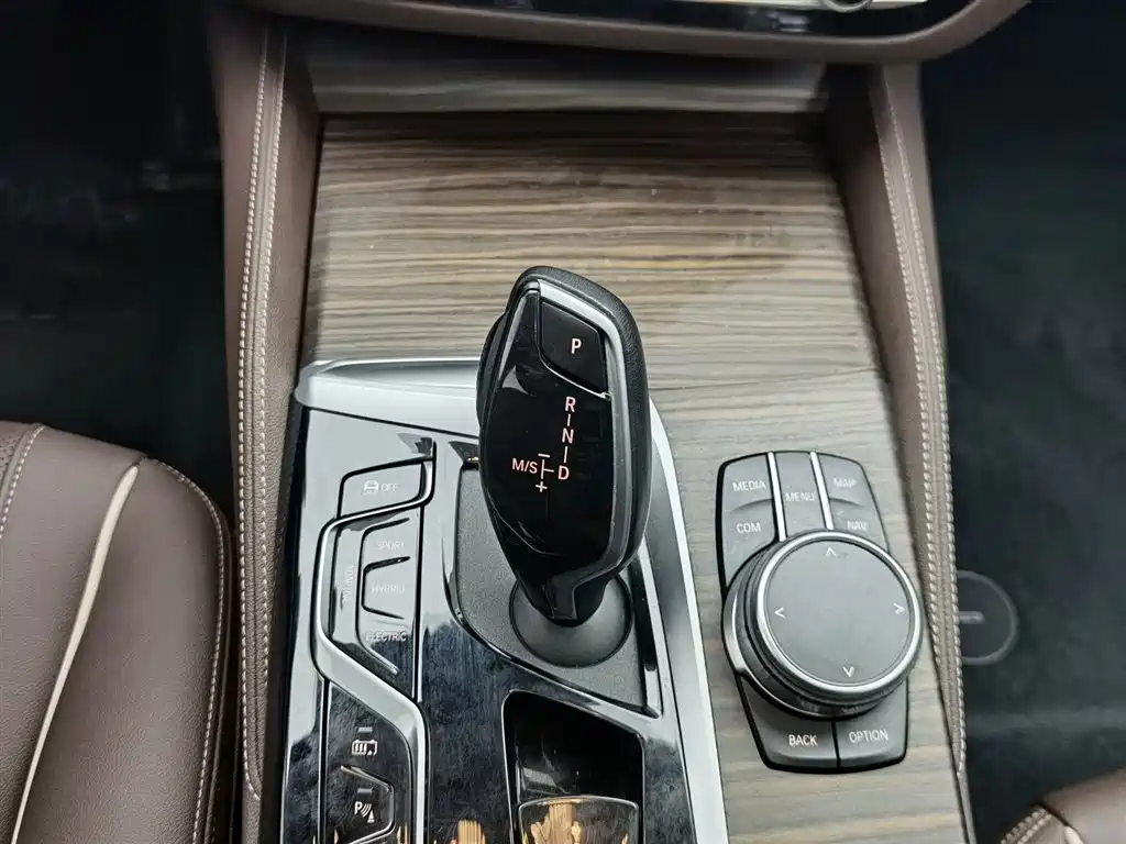 BMW 5 Series New Energy 2022 Facelift 535Le Luxury Package фото 13