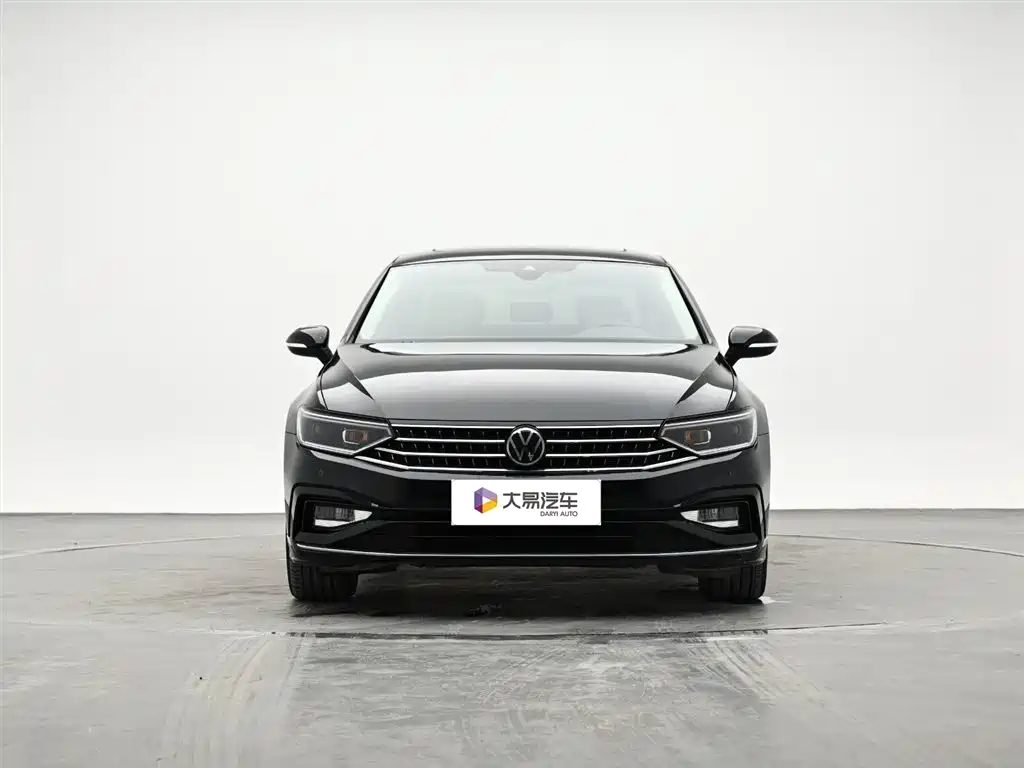Volkswagen Magotan 2023 Model 2 Million Commemorative Edition 330TSI DSG Luxury фото 2