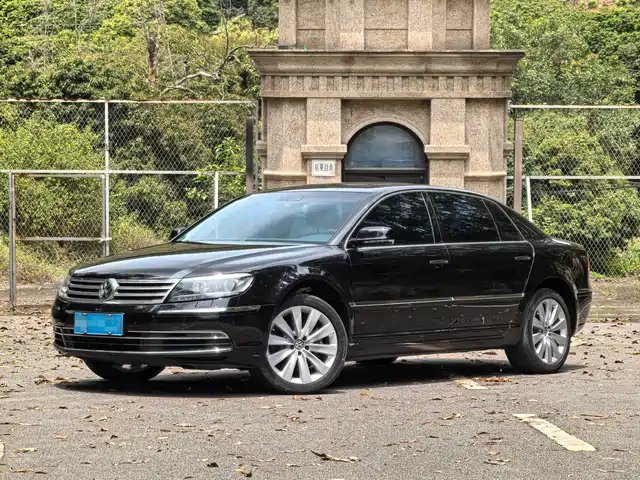 VOLKSWAGEN PHAETON