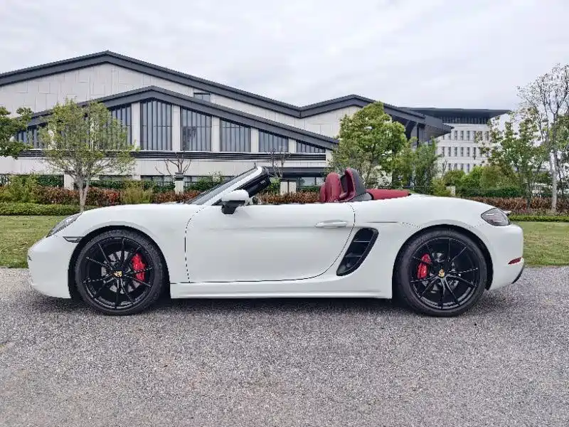 Porsche 718 2022 Boxster 2.0T фото 2
