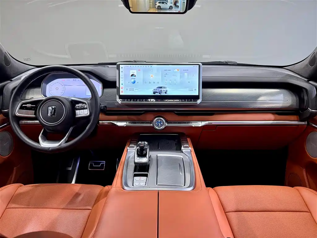 TANK TANK 700 NEW ENERGY