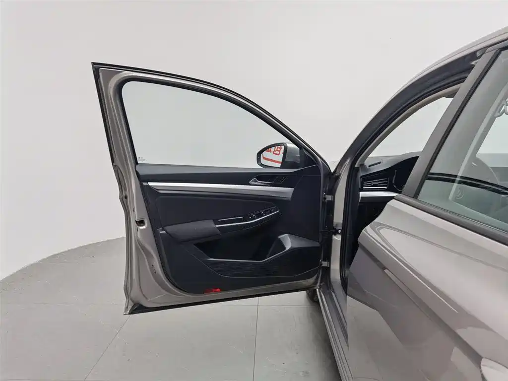 Volkswagen Bora 2019 1.5L Auto Fashion Model фото 8