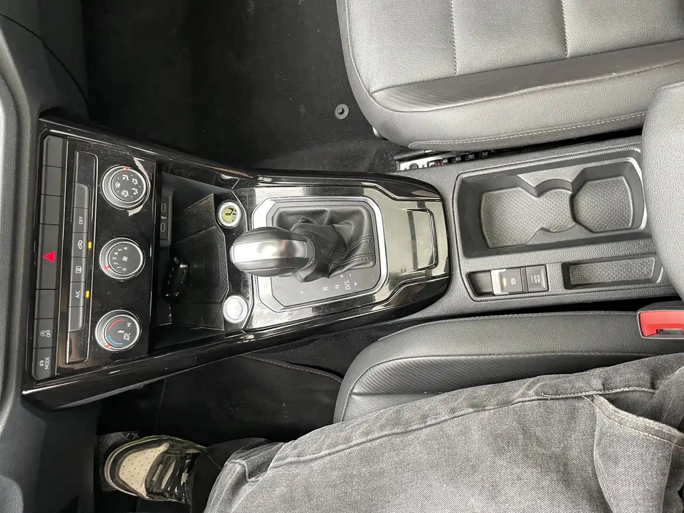 VOLKSWAGEN T ROC EXPLORING SONGS