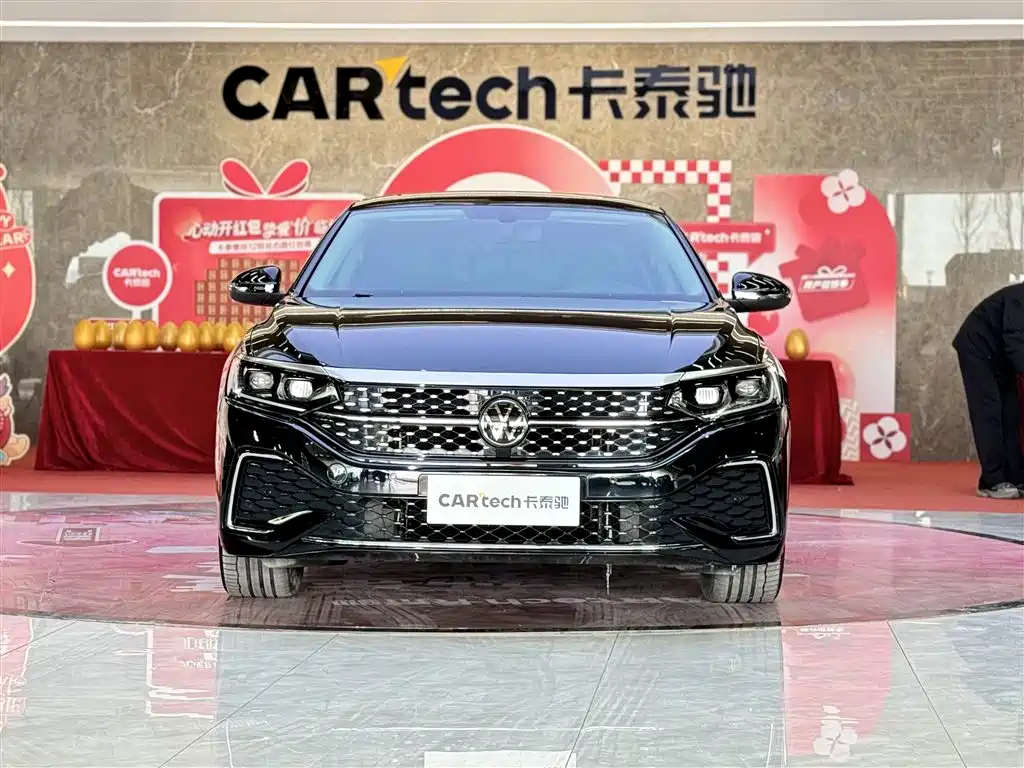 Volkswagen Passat 2023 330TSI Starlight Elite Edition фото 3