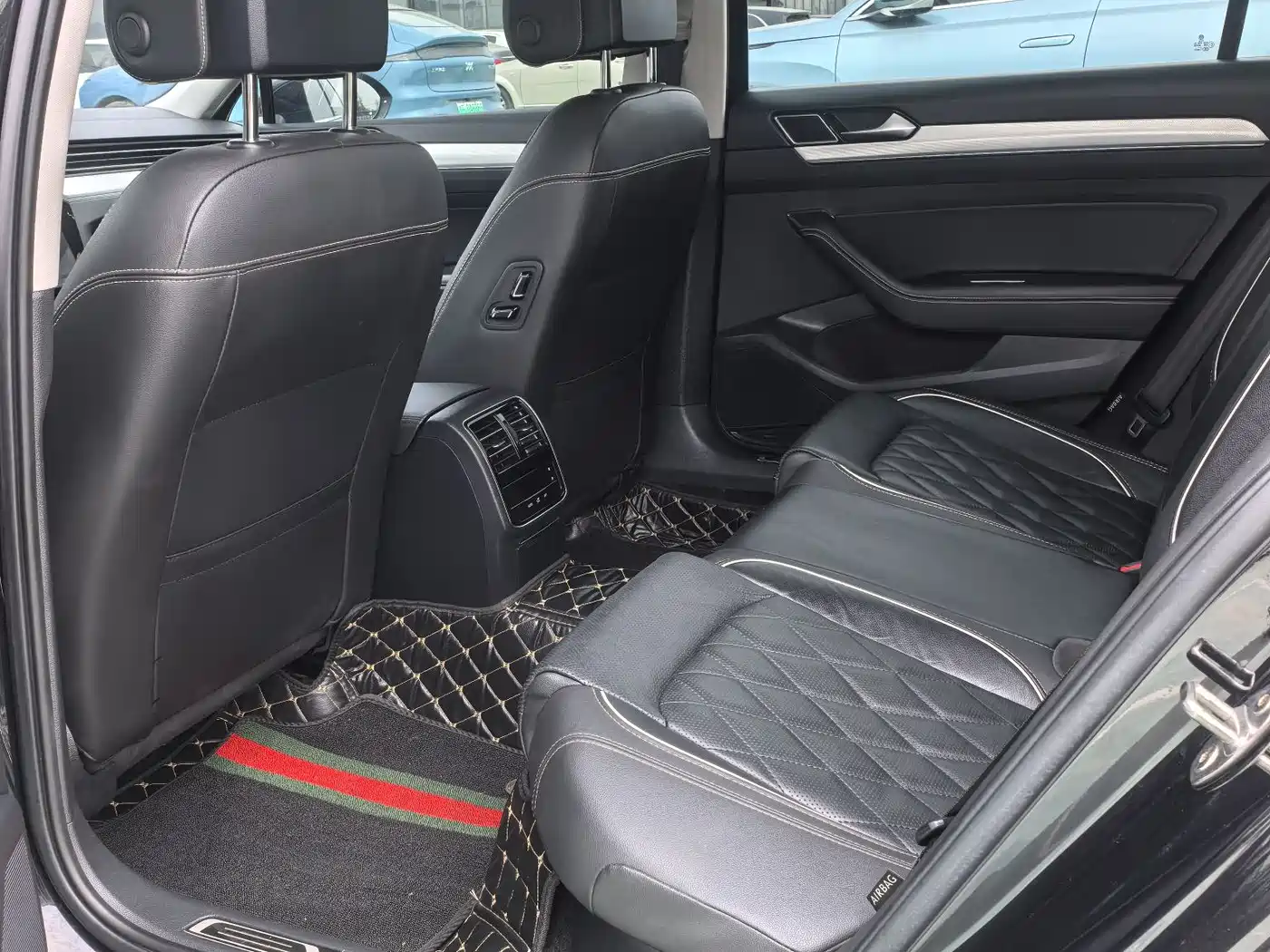 VOLKSWAGEN MAGOTAN GTE PLUG IN HYBRID