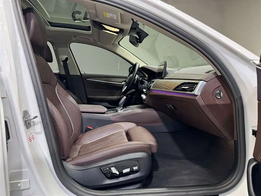 BMW 5 Series 2023 530Li Premium Luxury Package фото 25