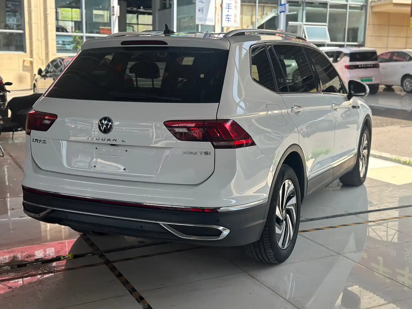 VOLKSWAGEN TIGUAN L