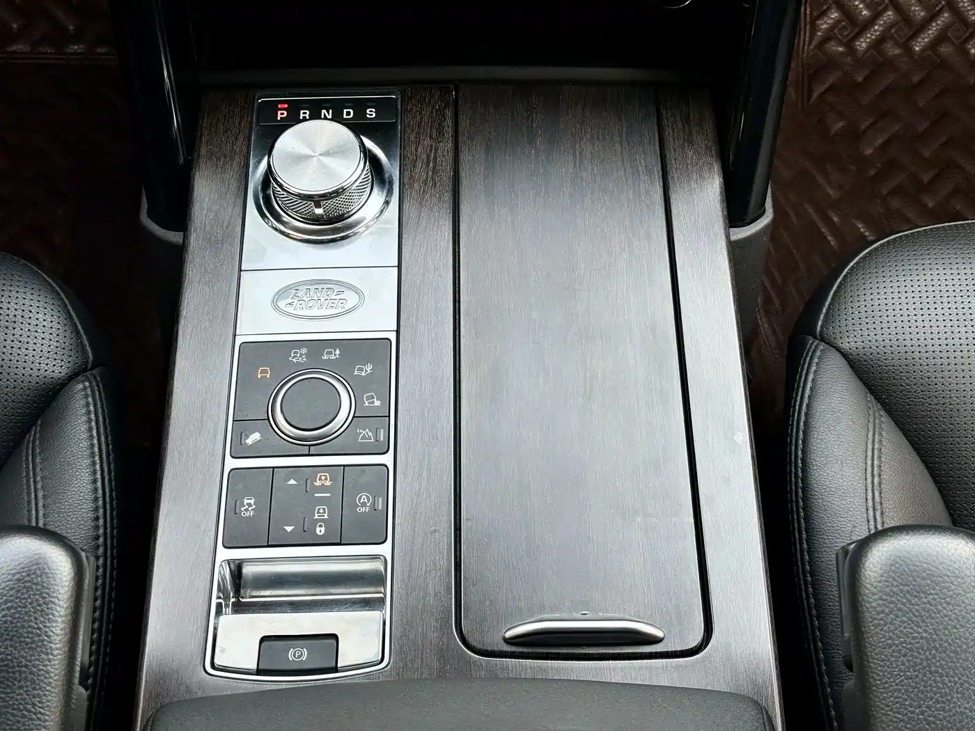 Land Rover Discovery 2019 3.0 SC V6 SE фото 25