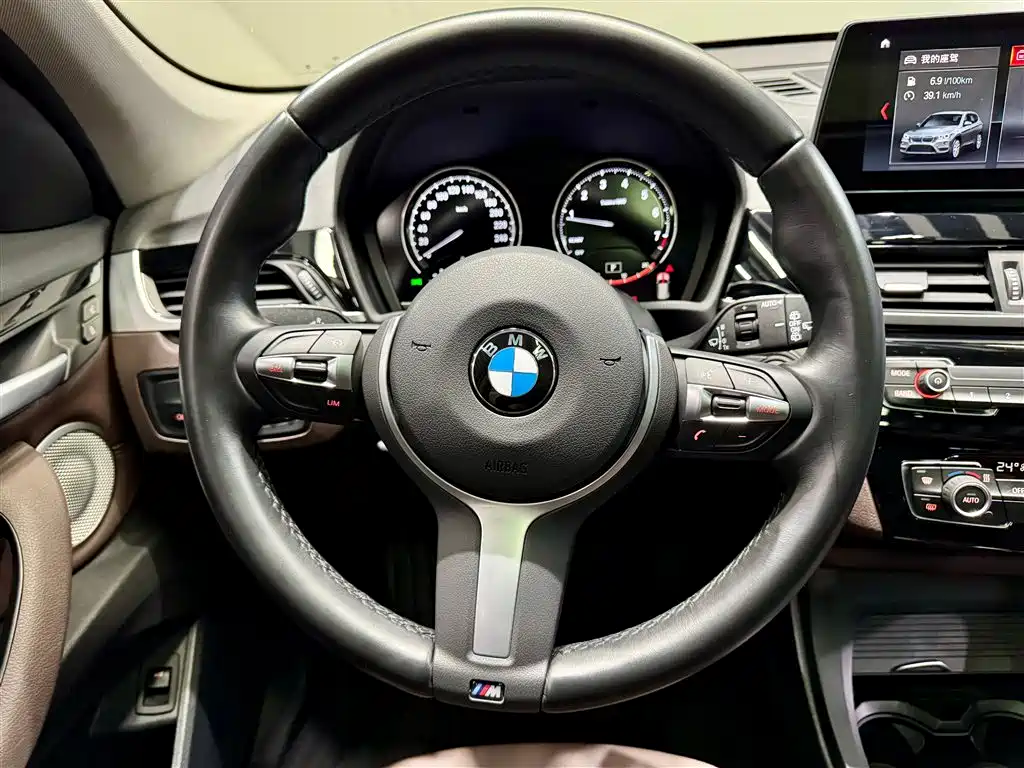 BMW X1 2022 sDrive25Li Leading фото 15