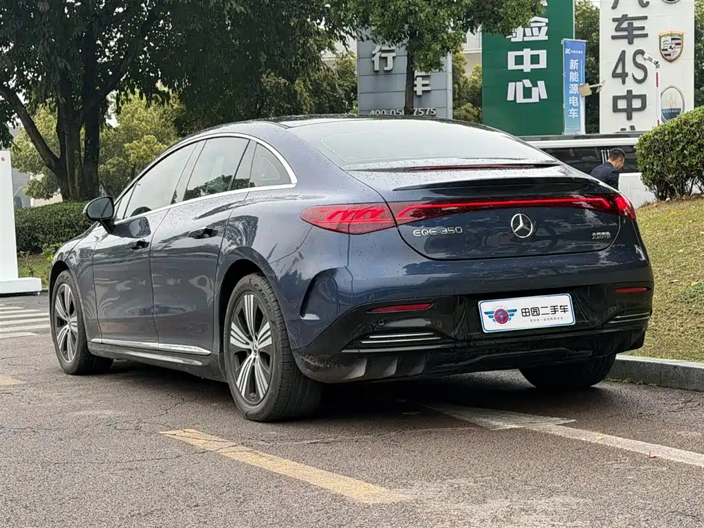 MERCEDES-BENZ EQE