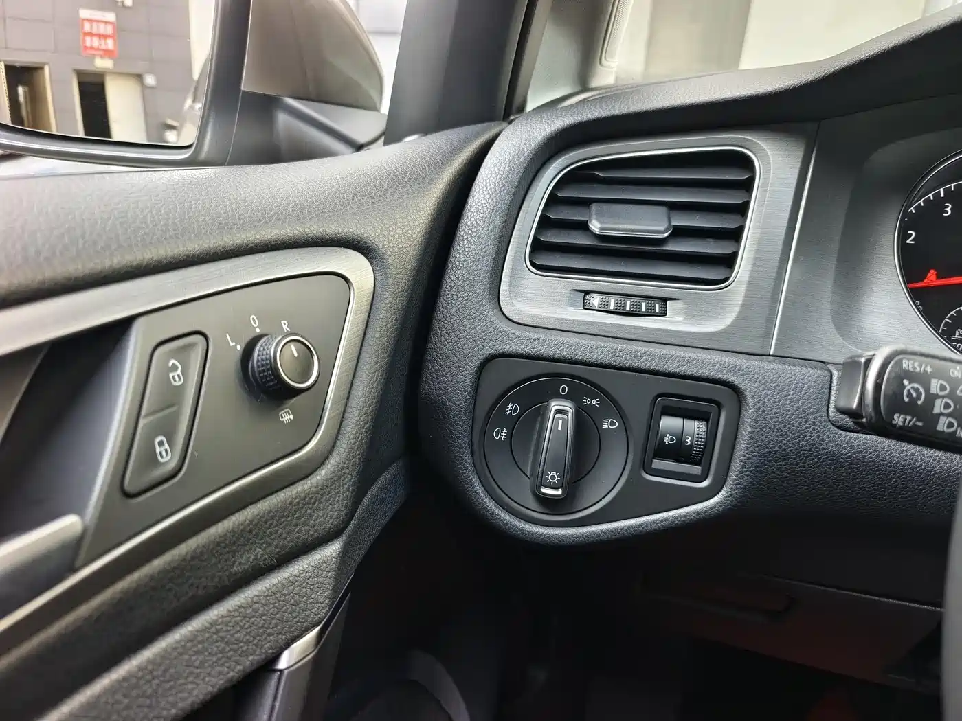 Volkswagen Golf 2016 230TSI Automatic Comfort фото 15