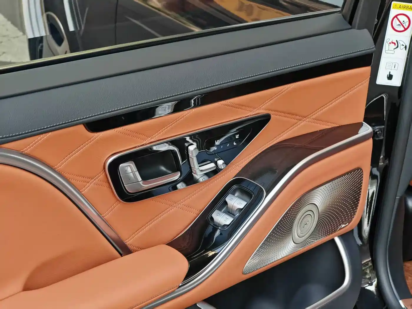 Mercedes-Benz Maybach S-Class 2022 S 480 4MATIC Intelligent Premium Special Edition фото 8