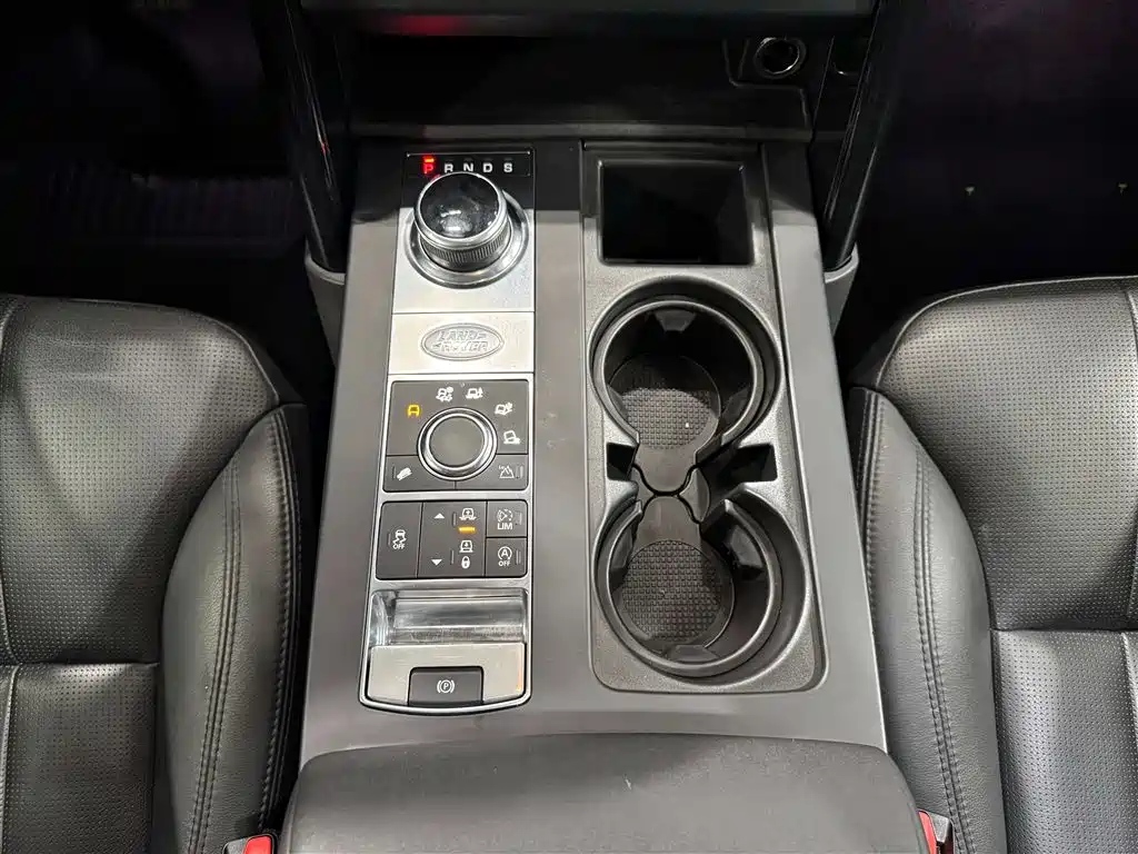 Land Rover Discovery 2018 3.0 SC V6 SE фото 25