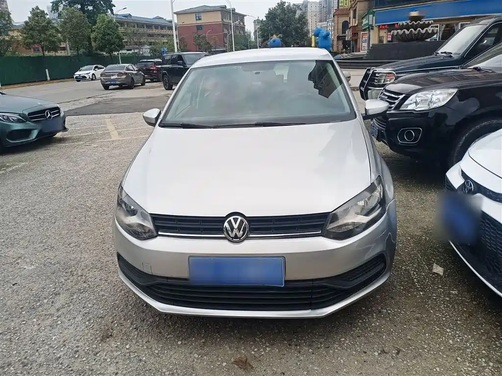 Volkswagen Polo 2016 1.4L Automatic Trend фото 3