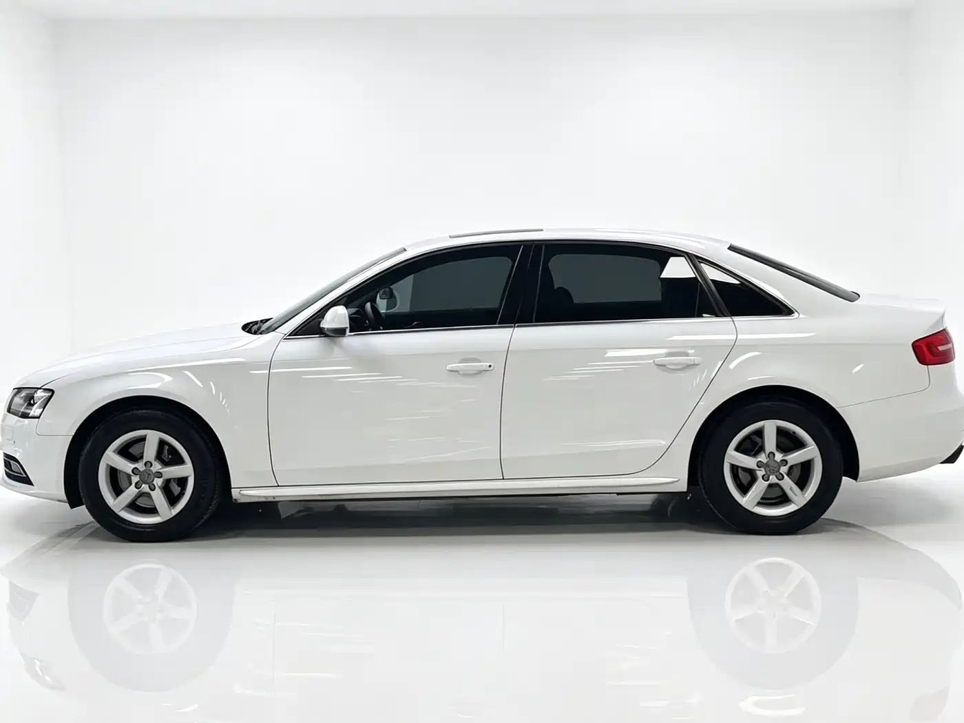 Audi A4L 2013 35 TFSI Automatic Comfort фото 5