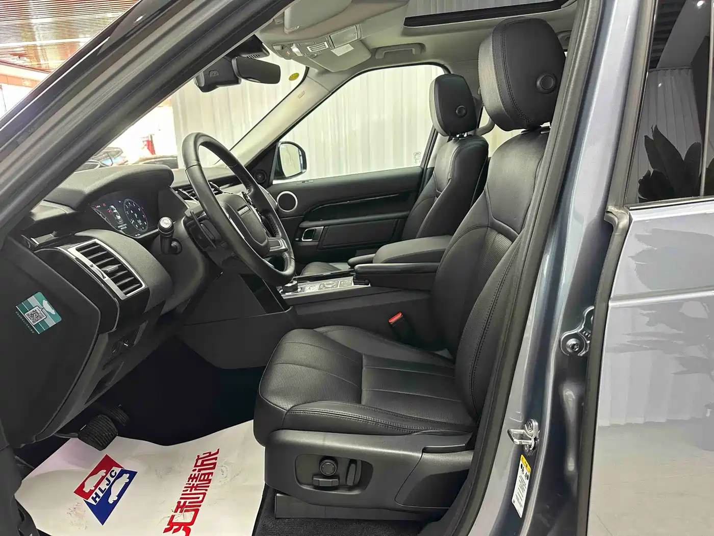 Land Rover Discovery 2018 3.0 SC V6 SE фото 4