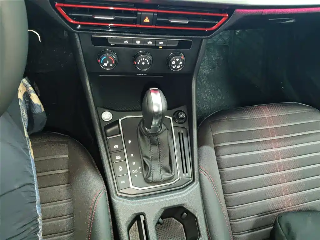 Volkswagen Lavida 2024 Model 300TSI DSG Starlight Full Comfort Edition фото 14