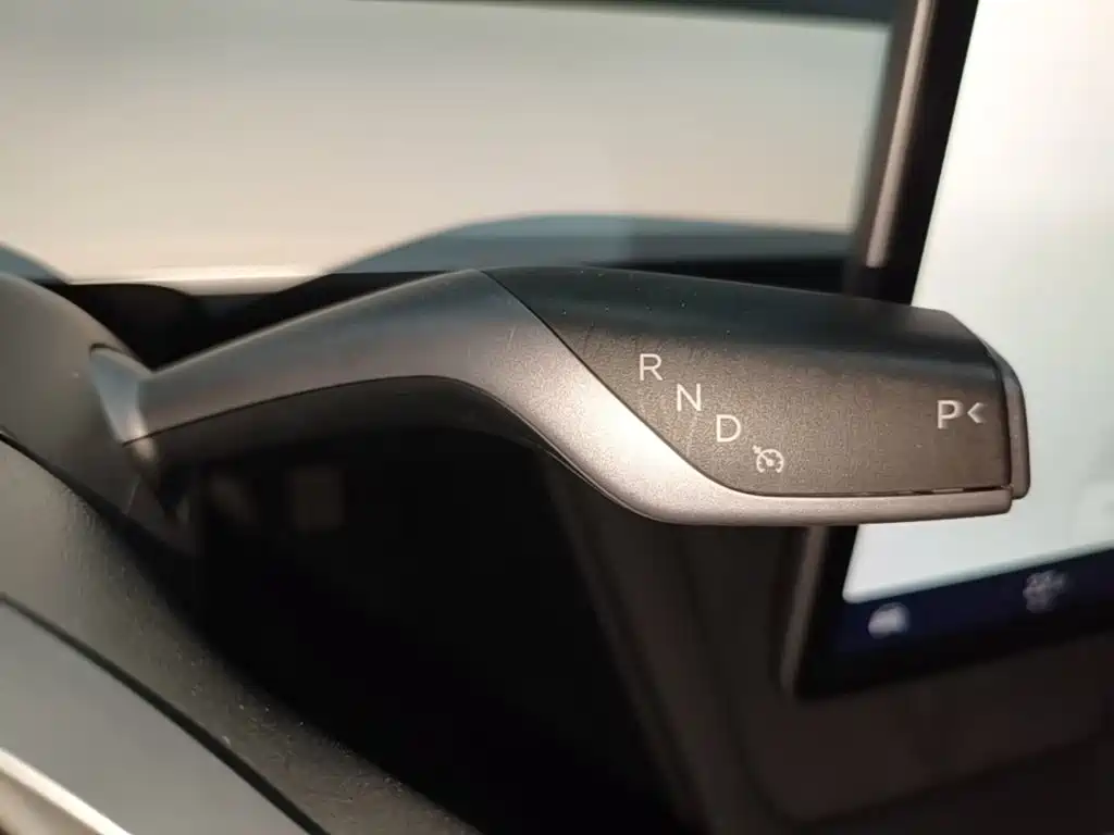 Фото 14 - Tesla Model 3