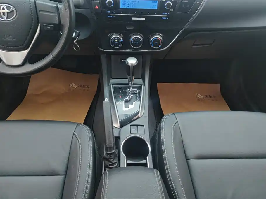 Toyota Corolla 2014 1.6L CVT GL-i Leather Edition фото 16
