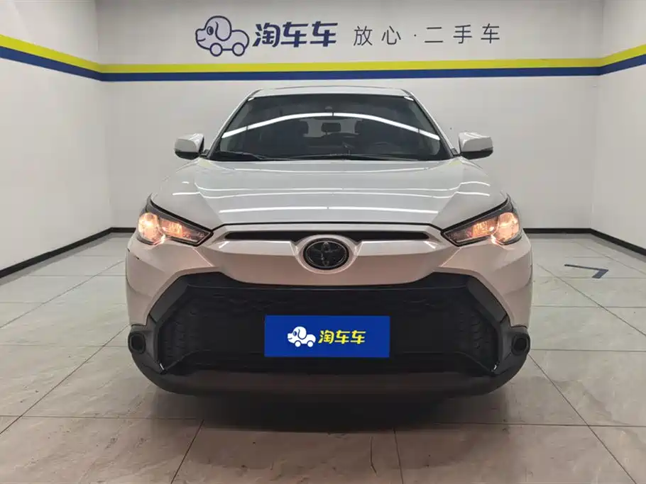 Toyota Frontlander 2022 2.0L CVT Leading Edition фото 2