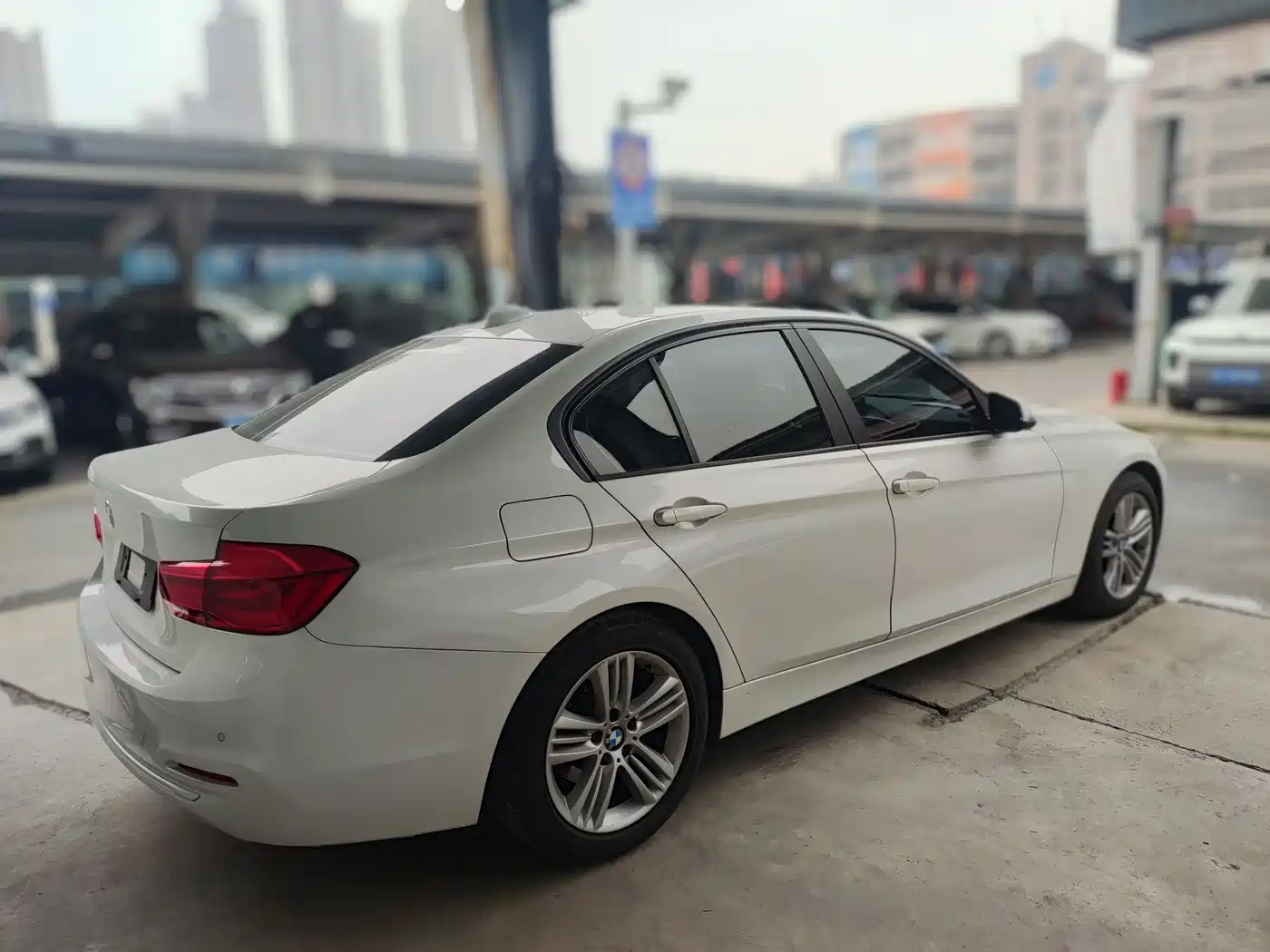 BMW 3 Series 2016 316i Fashion фото 11