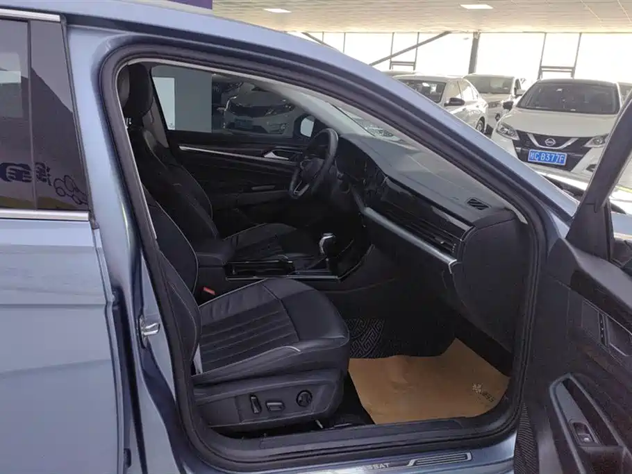Volkswagen Passat 2022 330TSI Elite Edition фото 8
