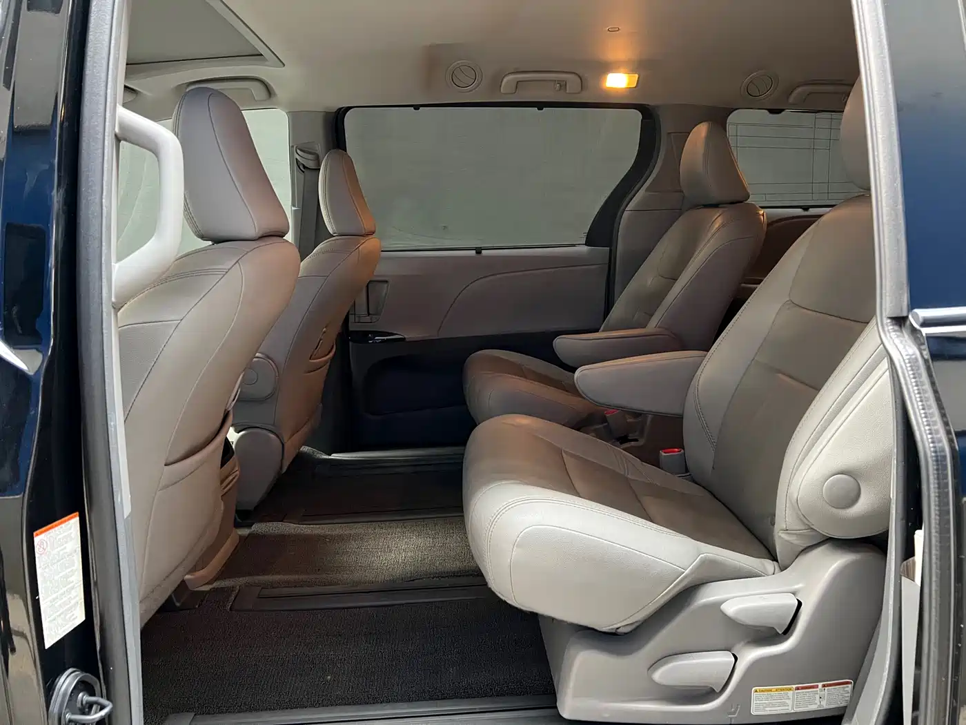 Toyota Sienna 2015 3.5L 4WD L фото 8