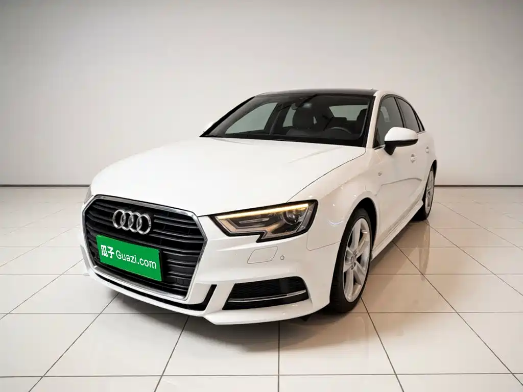 Audi A3 2018 30th Anniversary Limousine 35 TFSI Fashion