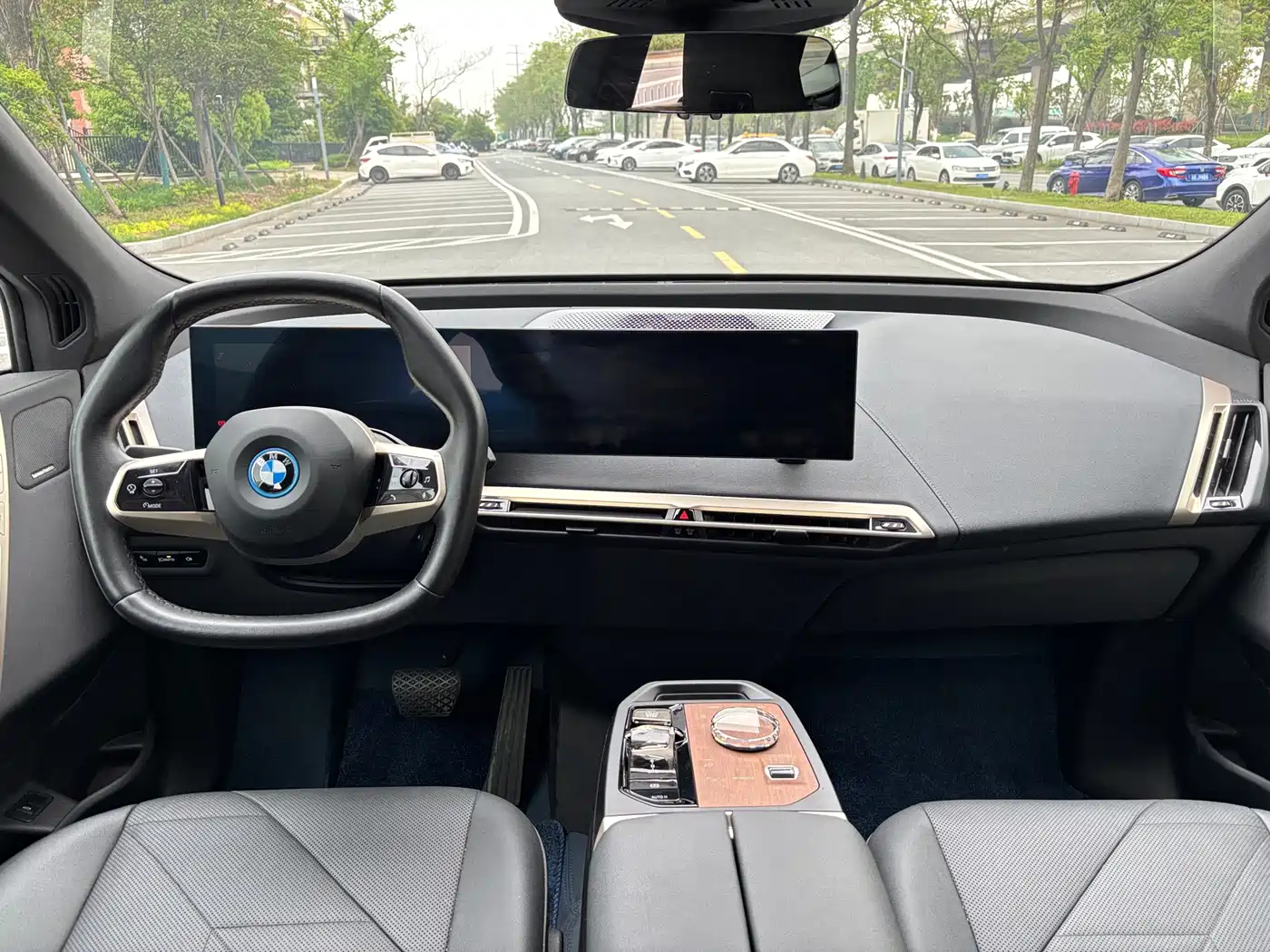 BMW iX 2022 xDrive40 фото 12