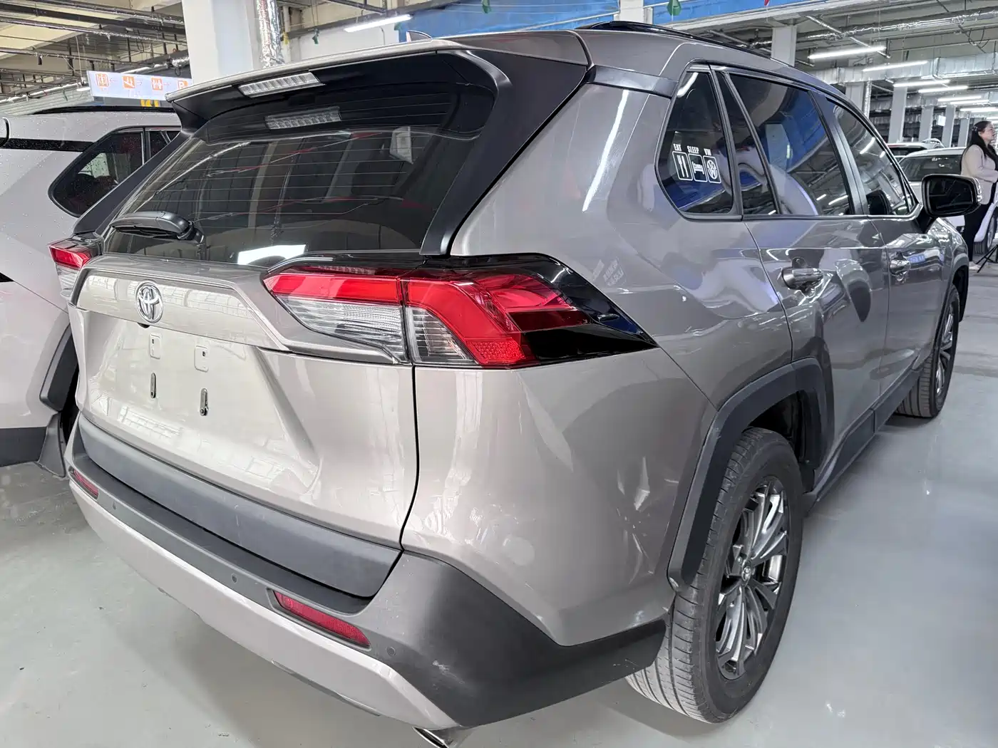 Toyota RAV4 Rongfang 2024 2.0L CVT FWD Style Plus Edition фото 19
