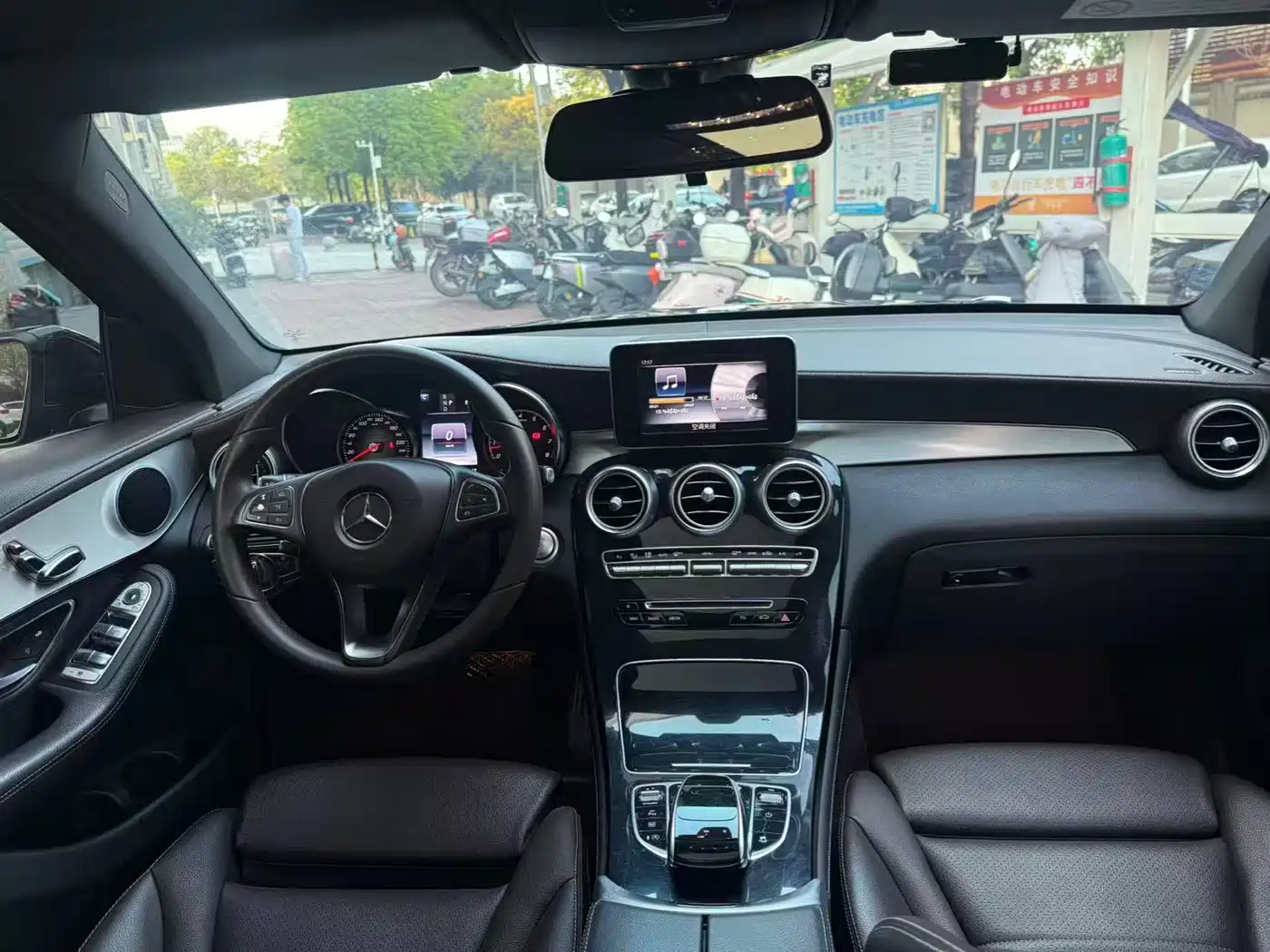 Mercedes-Benz GLC 2017 GLC 200 4MATIC фото 5