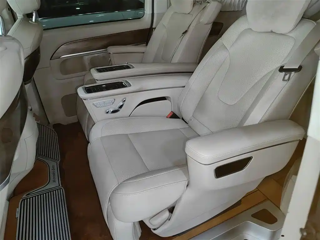 Mercedes-Benz V-Class 2021 V 260 Premium Edition фото 13
