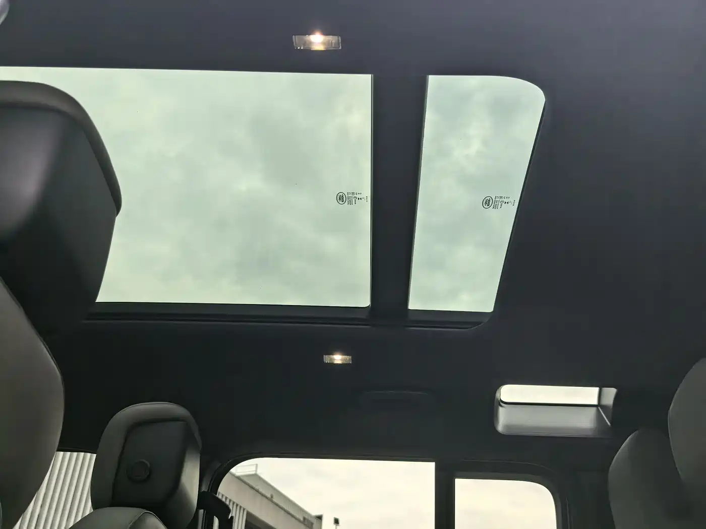 Land Rover Defender 2023 Model 110 3.0T P400 X-DYNAMIC HSE фото 15