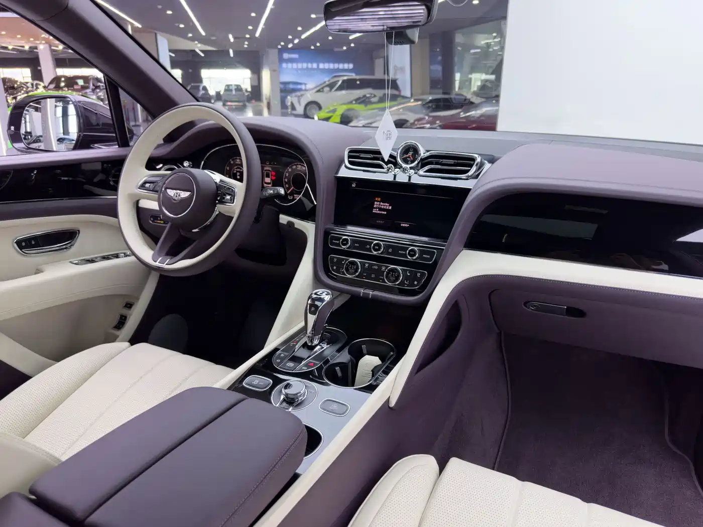 Bentley Bentayga 2025 2024 4.0T V8 Long Wheelbase