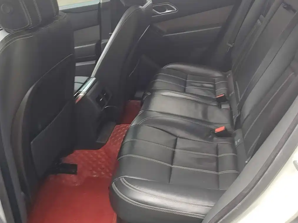 Фото 8 - Land Rover Range Rover Velar