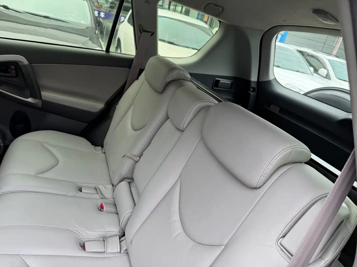 Toyota RAV4 (Import) 2008 2006 2.4 Luxury