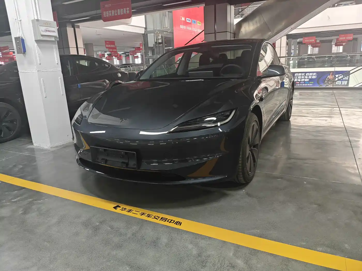 TESLA MODEL 3