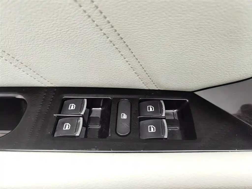Haval H6 Coupe 2015 Model Blue Label 2.0T Manual 2WD Elite фото 9