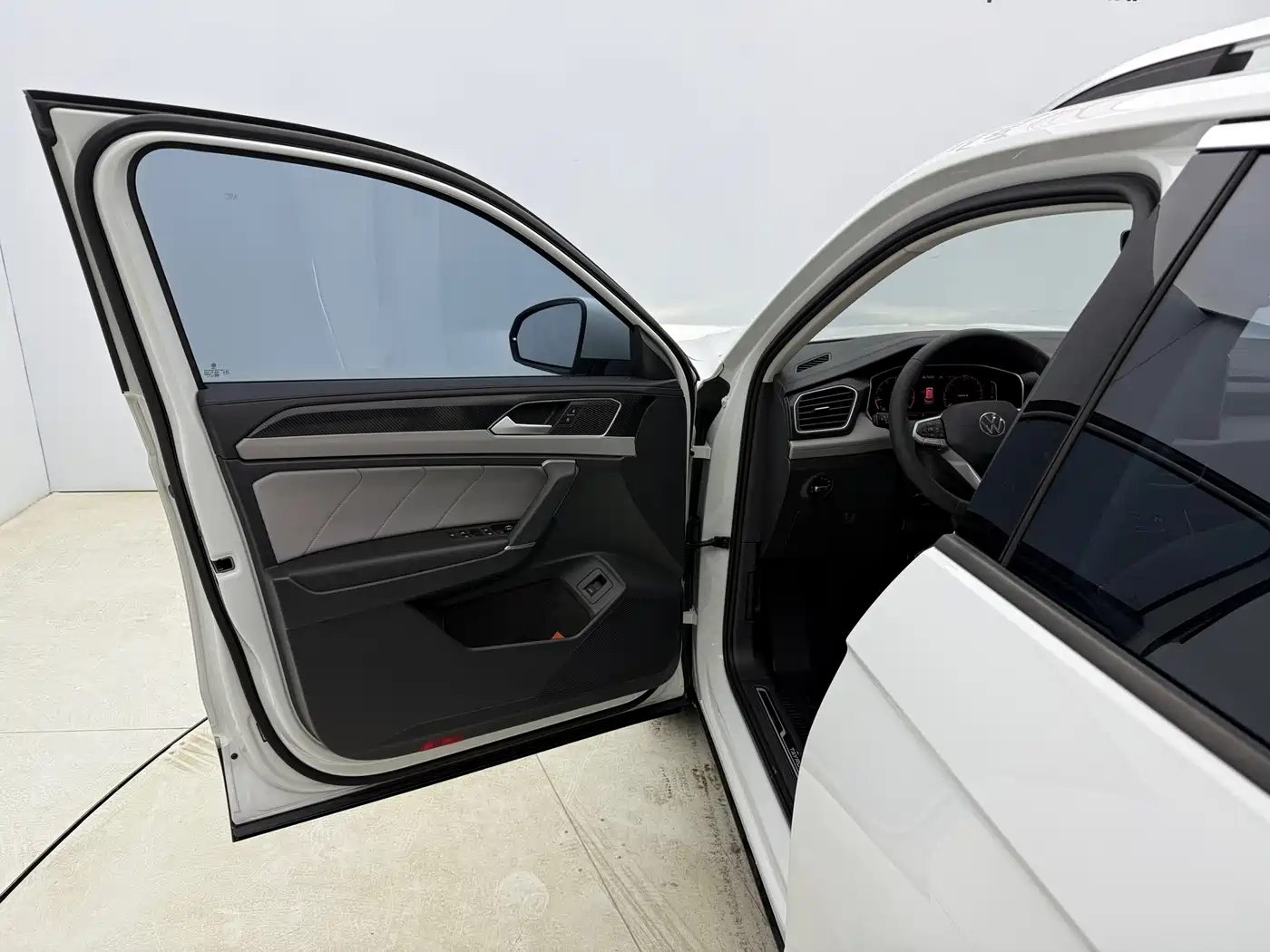 Volkswagen Tayron 2023 280TSI 2WD Luxury Plus Advanced Edition фото 21