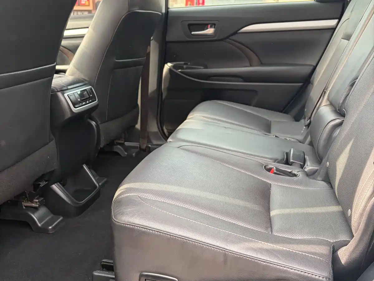Toyota Highlander 2015 2.0T AWD Luxury Edition 7-seater фото 7