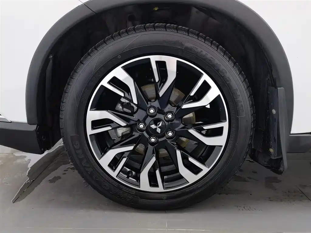 Mitsubishi Outlander 2019 2.4L 4WD Deluxe Edition 5-seater China V фото 17