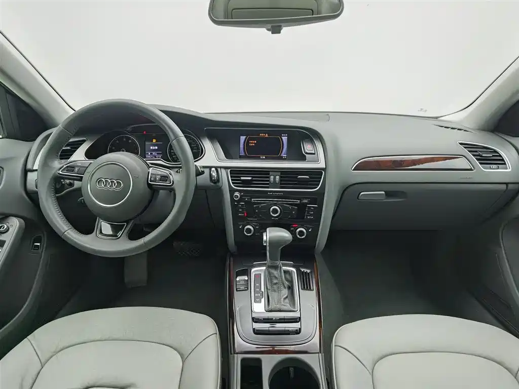 Audi A4L 2015 35 TFSI Auto Comfort фото 5