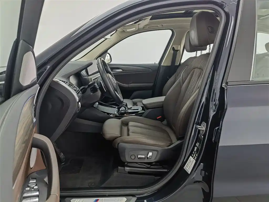 BMW X3 2022 Facelift xDrive30i Leading M Shadow Edition фото 10