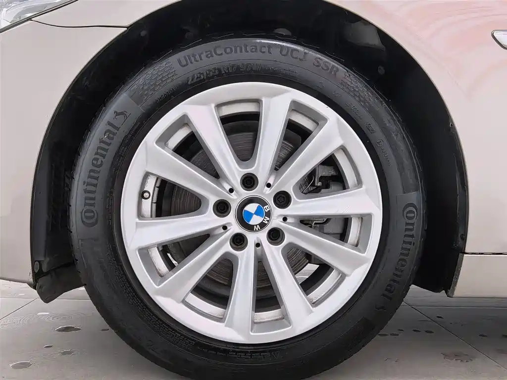 BMW 5 Series 2017 520Li Classic Edition фото 17