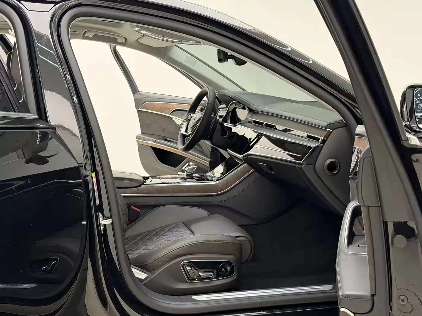 Audi A8 2021 A8L 55 TFSI quattro Luxury фото 31