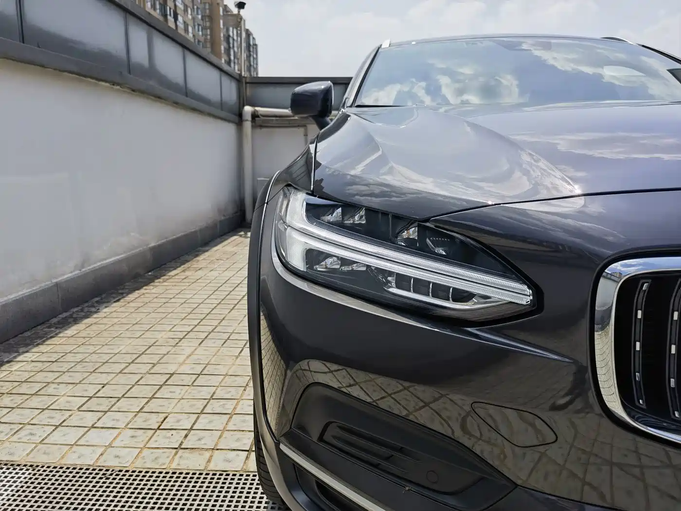 2023 Volvo V90