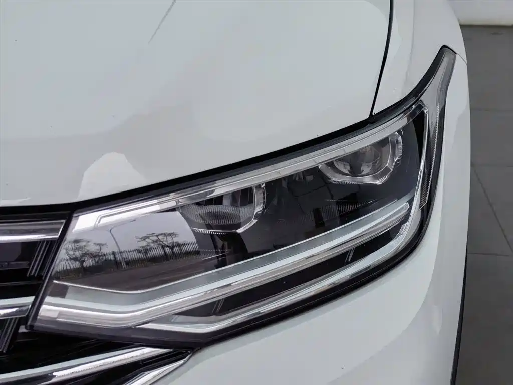 Volkswagen Tiguan L 2023 330TSI Auto 2WD R-Line Premium Edition фото 7