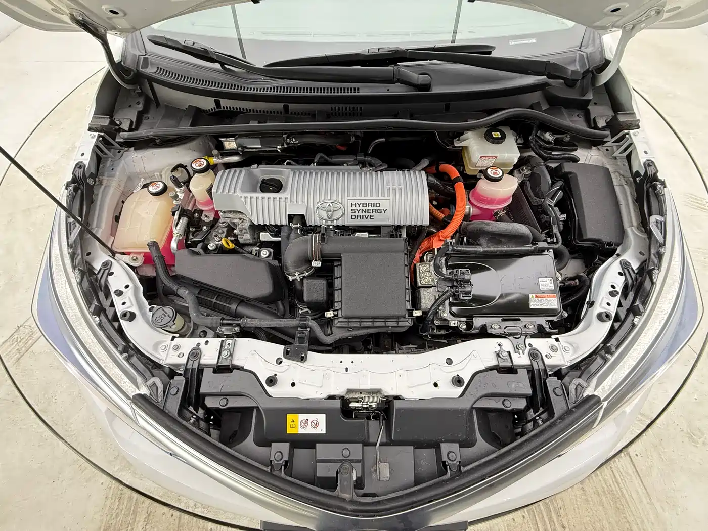 Toyota Corolla 2018 Hybrid 1.8L E-CVT Smart Edition фото 7